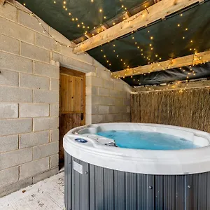 Wellbeing Escape, 1-bed With Yoga Holiday home